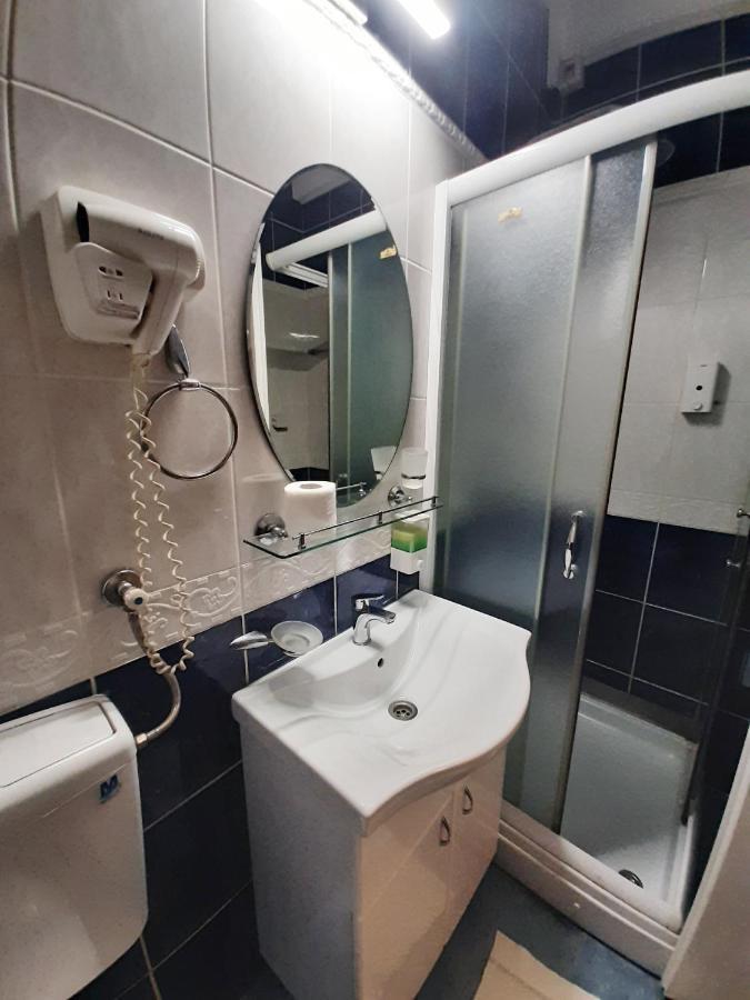 Gm Apart Hotel Ni Exteriör bild